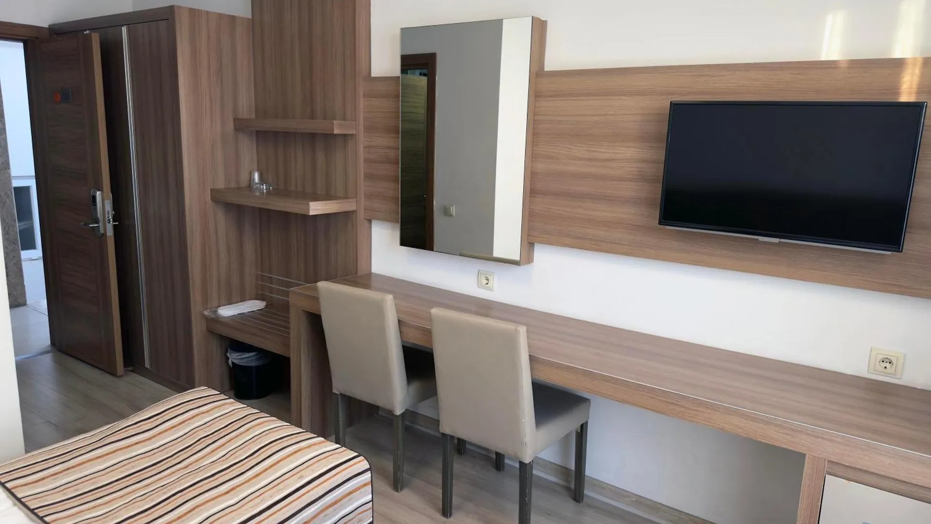אנטליה Hotel Mandalin